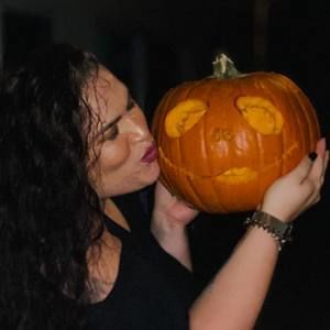 Meet your Posher, Samantha